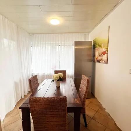 Daire Cozy Workers In